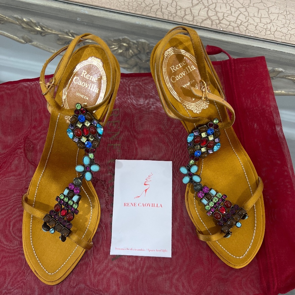 Dressing shoes